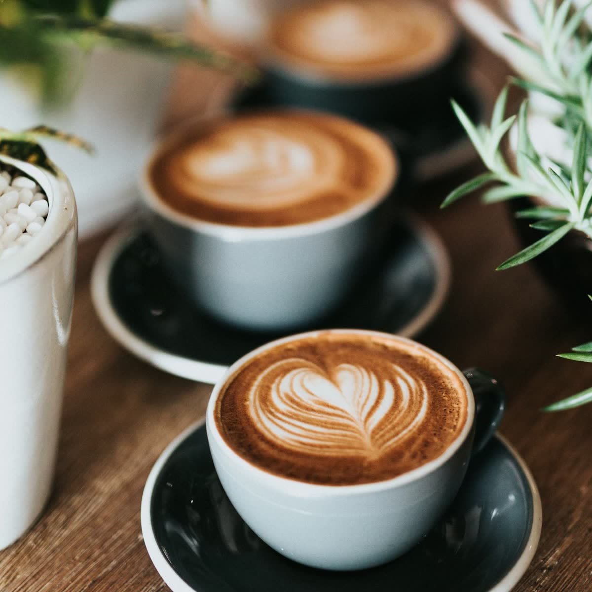 Latte Art im Café Leaf Coffee Interlaken